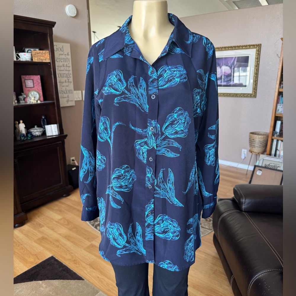 Susan Graver blue & black floral long sleeves button up blouse-size 8